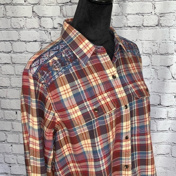 Chaps Women’s Petite Blue Cream Red Plaid Embroidered ButtonUp Western Sz XL EUC - Picture 5 of 11